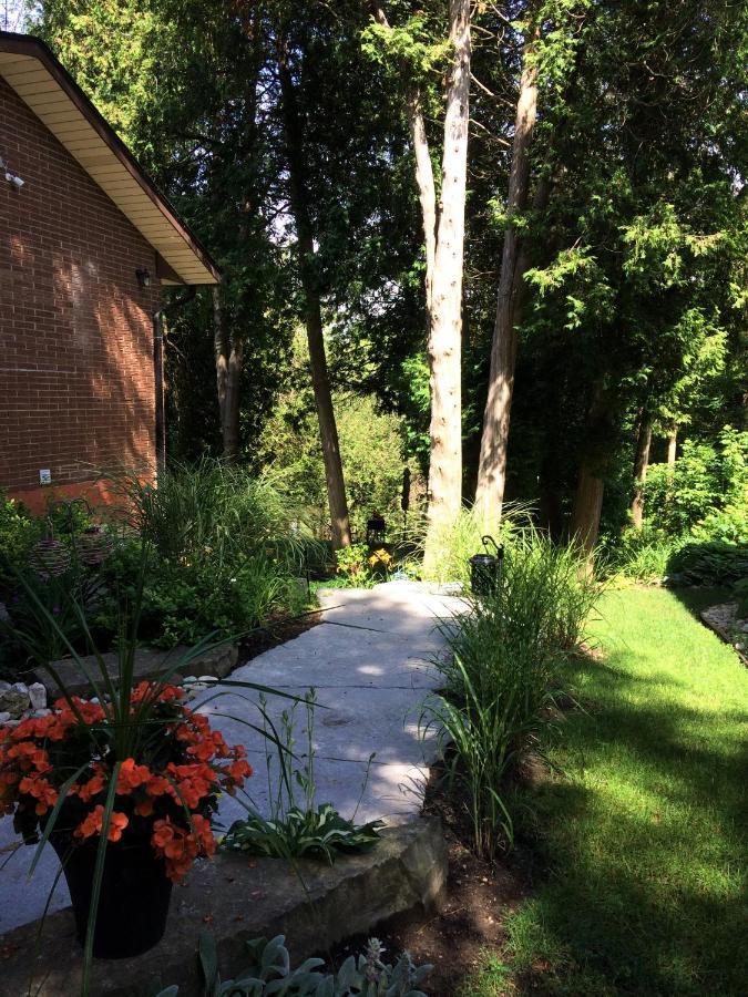 Romantic Riverside Suite In Elora Exterior photo