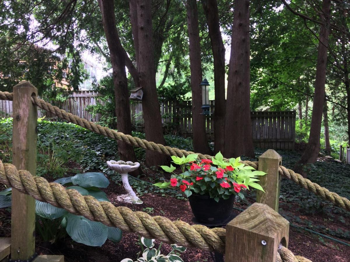 Romantic Riverside Suite In Elora Exterior photo